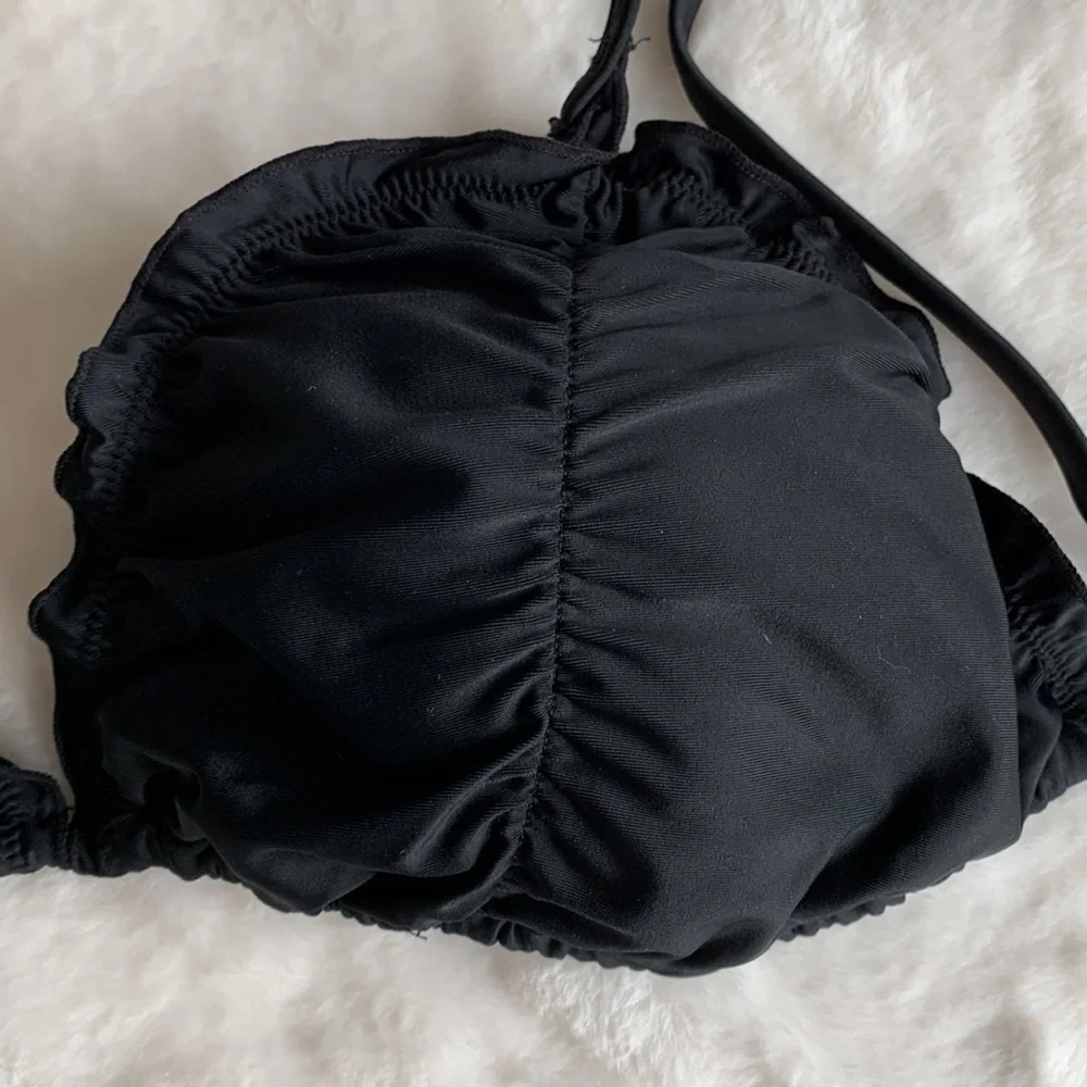 Black string bikini - Picture 3 of 3